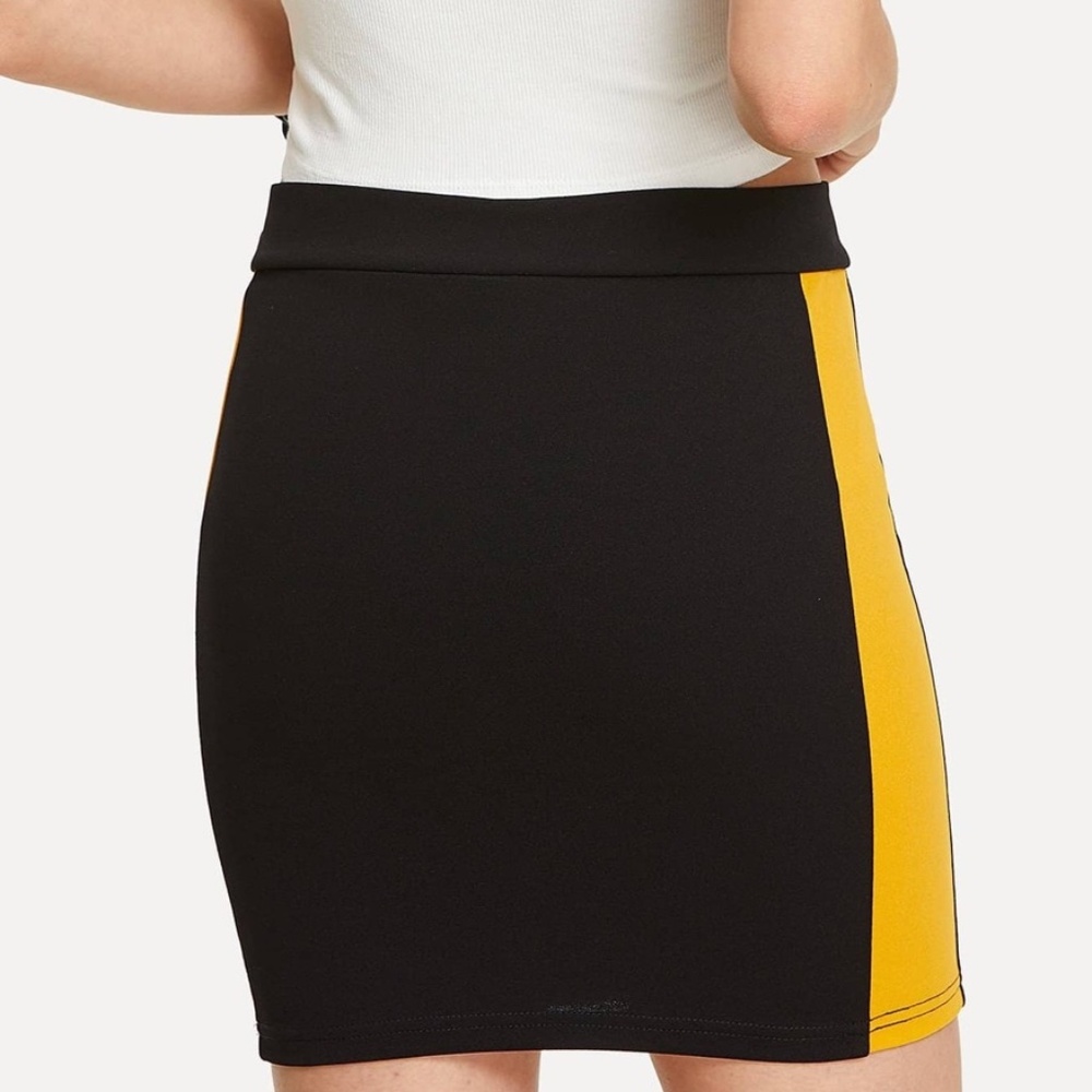 Bodycon Mini skirt - Picture 2 of 2